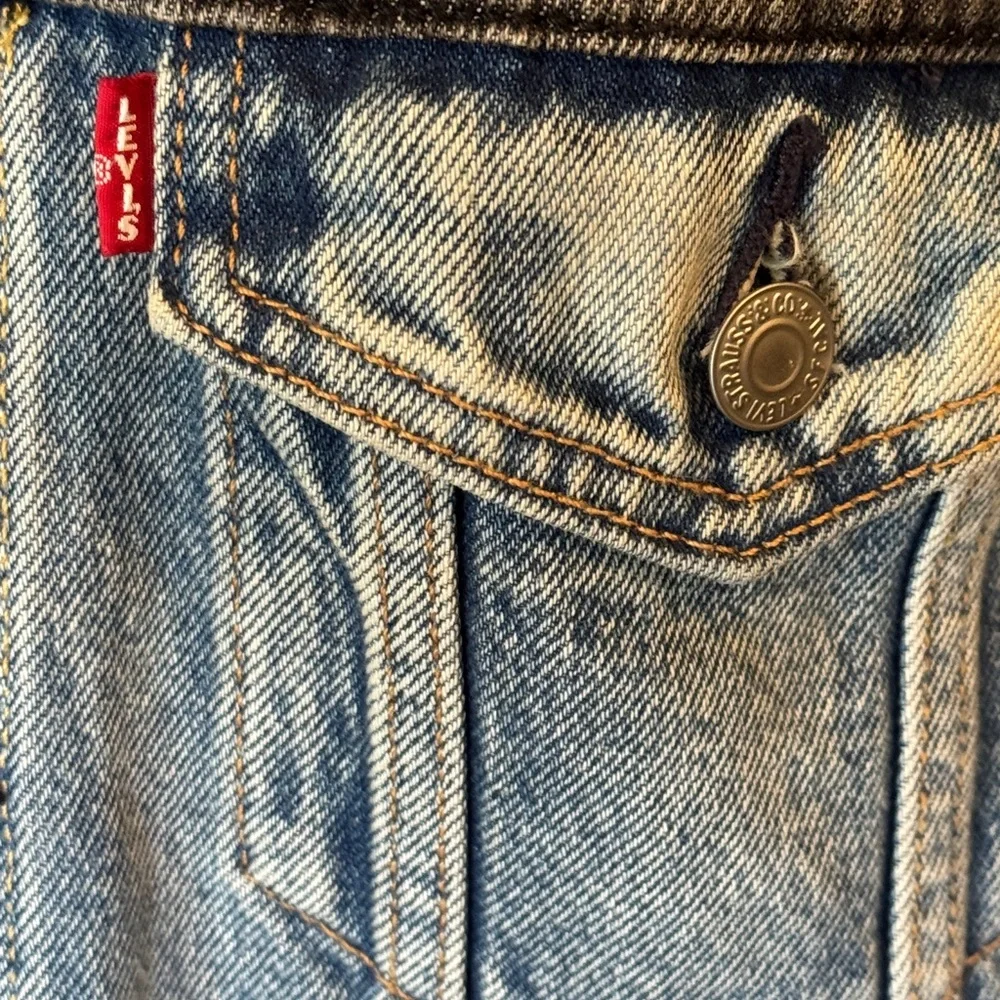 Vintage western two tone Levi's Premium Denim trucker Jacket - Picture 3 of 9